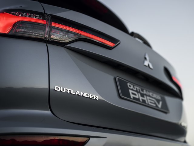 OUTLANDER PHEV MY25